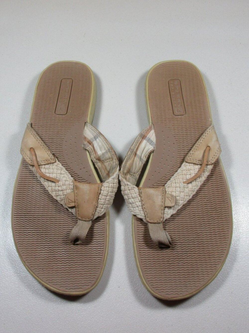 Sperry womens tan an brown leather ParrotFish thong sandals 9 M